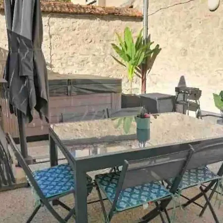 10 Personnes Avec Jacuzzi A 10 Min De Reims Lejlighed Fresnes-les-Reims