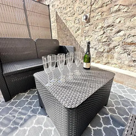 10 Personnes Avec Jacuzzi A 10 Min De Reims Lejlighed