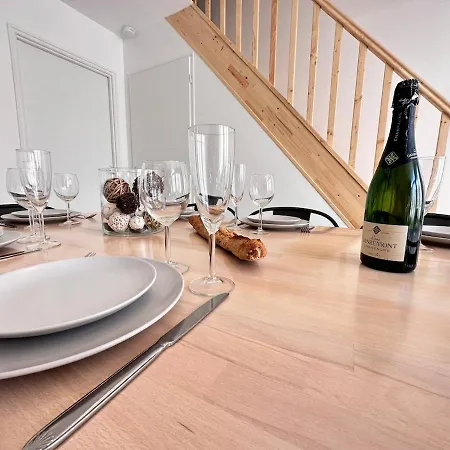 10 Personnes Avec Jacuzzi A 10 Min De Reims Lejlighed